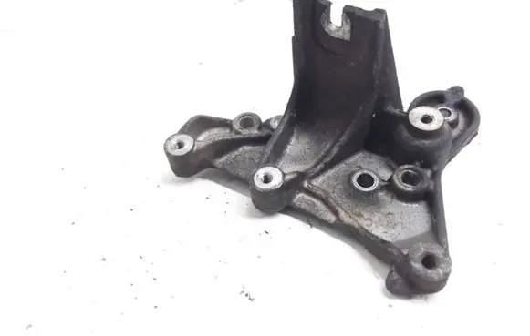 Peugeot 407 Engine mounting bracket 9648584680