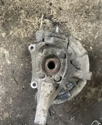 Volvo V70 Front wheel hub