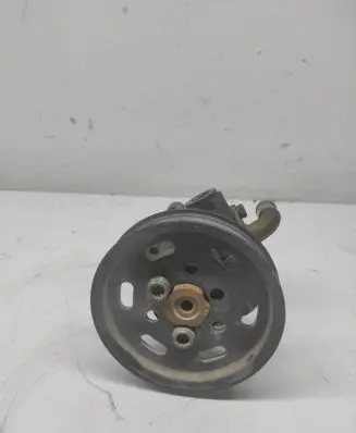 Volkswagen Caddy Power steering pump 2k0122154a