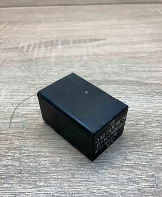 Mercedes-Benz E W124 Other relay 0025456505 05895410