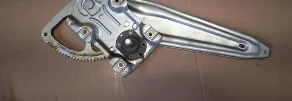 Toyota Yaris Rear door manual window regulator 