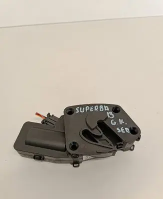 Skoda Superb B6 (3T) Tailgate boot lock/latch motor 3T0827299C
