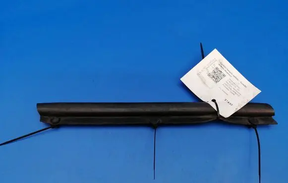 Mercedes-Benz S W126 Engine hood trim 