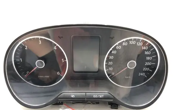 Volkswagen Polo V 6R Speedometer (instrument cluster) 6R0920861F