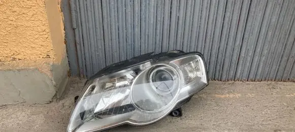 Volkswagen PASSAT B6 Headlight/headlamp