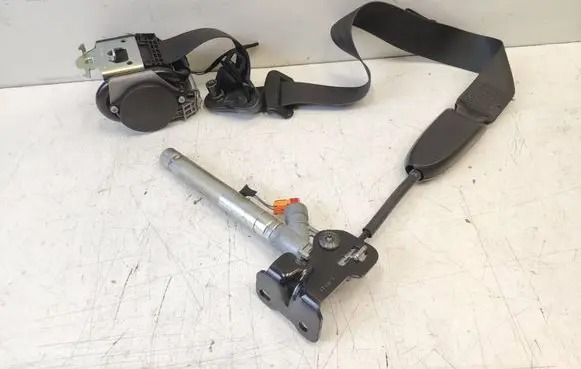 Renault Megane III Front seatbelt 5507747B 140202