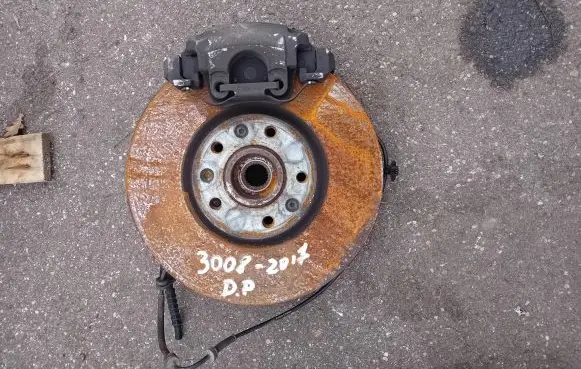 Peugeot 3008 II Front wheel hub spindle knuckle