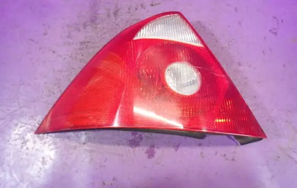 Ford Mondeo Mk III Rear/tail lights 3S7113405A