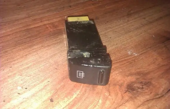 KIA Sephia Windscreen/window heater switch