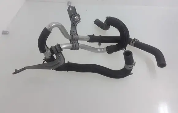 Lexus CT 200H Engine coolant pipe/hose