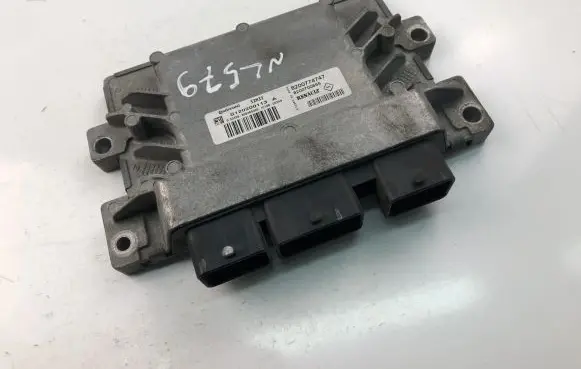 Renault Twingo I Engine control unit/module ECU 8200774747 S120200113A