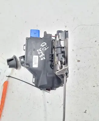 Audi A3 S3 8P Front door lock 4E1837016