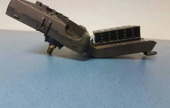 Mercedes-Benz E W211 Fuse module 2119820402 23253