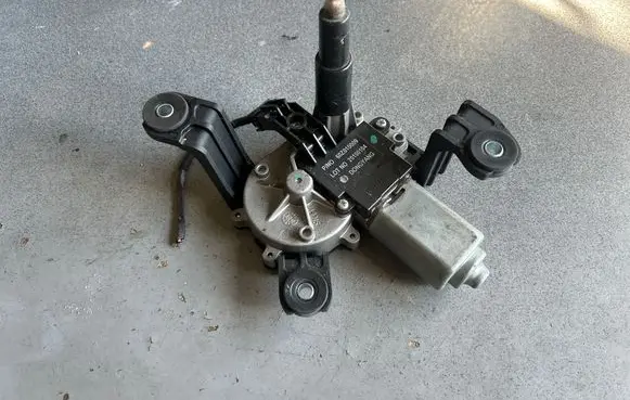 Opel Astra J Rear window wiper motor 60Z010009 13256917 20100104