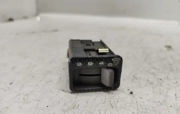 Honda CR-V Headlight level height control switch