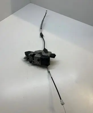 Citroen DS4 Front door lock 45017185
