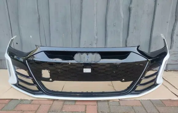 Audi e-tron Front bumper 4J3807529