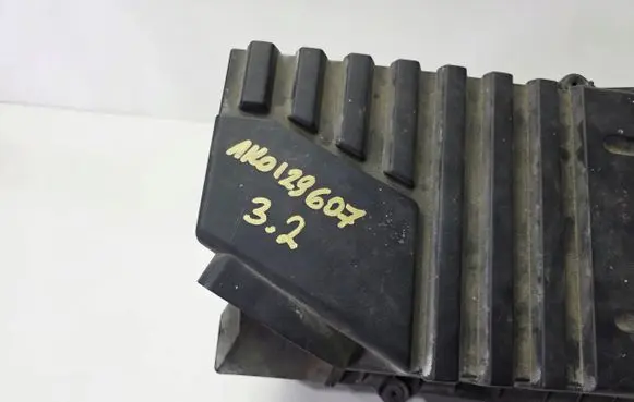 Audi A3 S3 8P Air filter box cover 1K0129607OK