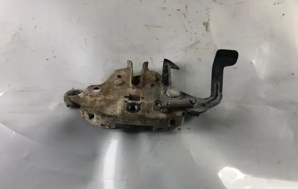 Nissan Patrol Y61 Engine bonnet/hood lock/catch