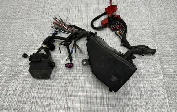 Renault Megane E-Tech Fuse box cover