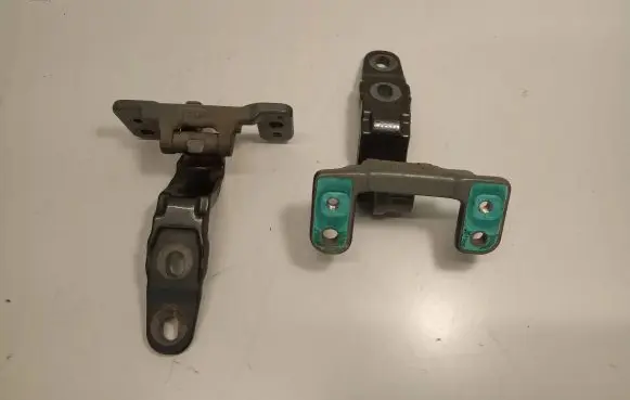 Mercedes-Benz GLC C253 Tailgate/trunk/boot hinge WS127