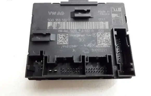 Volkswagen Golf VII Door control unit/module 5Q0959592B