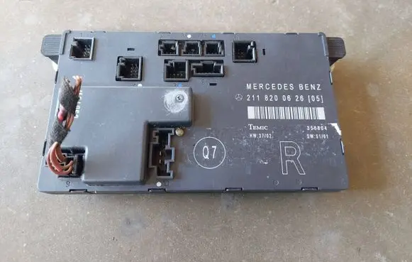 Mercedes-Benz E W211 Door control unit/module 2118200626 356804