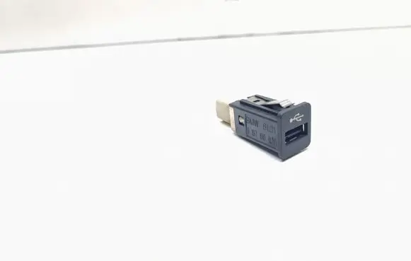 USB socket connector