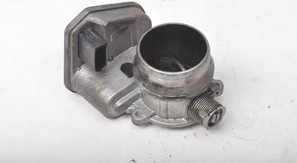 BMW 1 E81 E87 Electric throttle body valve 7804373