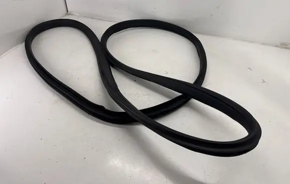 Tesla Model X Front door rubber seal 145923500F