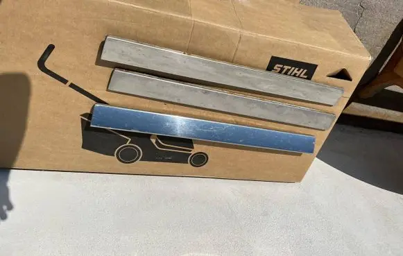 Cadillac Fleetwood Front door trim (molding)