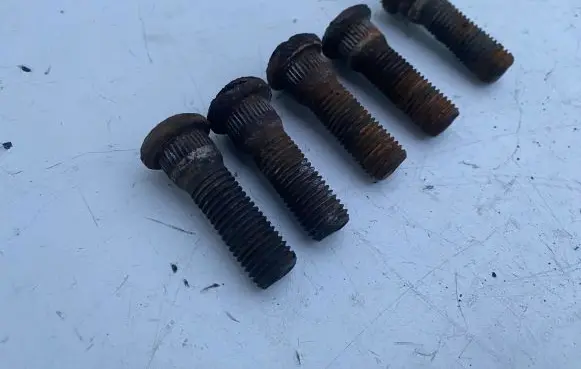 Toyota Previa (XR30, XR40) II Nuts/bolts 