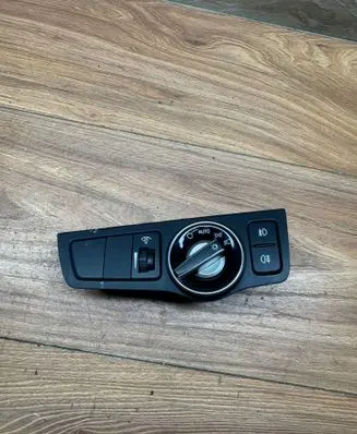 Hyundai i40 Light switch 933003Z150