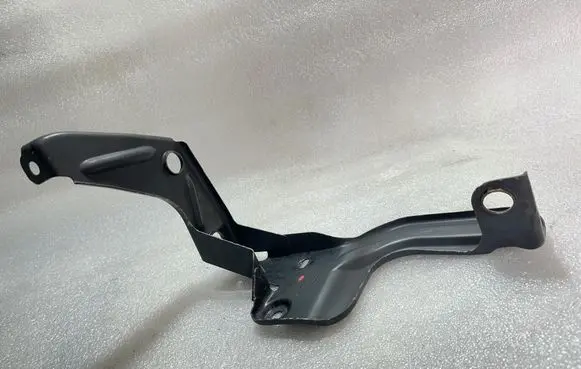 Audi A6 S6 C6 4F Intercooler pipe mounting bracket 4F0145814C