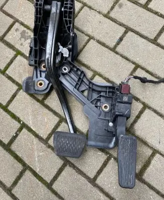 Jeep Gladiator Pedal assembly 04581893AE 21053A 24936G