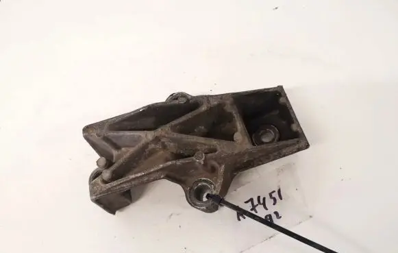 Citroen Xsara Engine mounting bracket