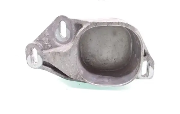 Audi A4 S4 B7 8E 8H Engine mounting bracket 8E0199335N