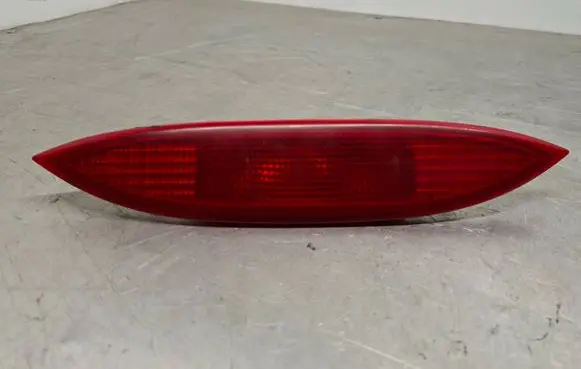Nissan Note (E11) Third/center stoplight 