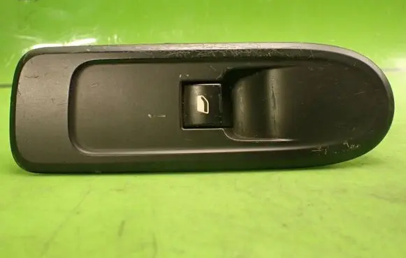Citroen C5 Quarter vent window switch 96661102XT