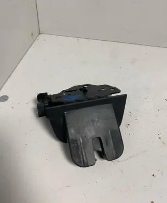 Audi A4 S4 B7 8E 8H Tailgate/trunk/boot lock/catch/latch 8P4827505B