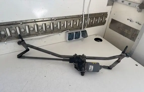 Renault Master III Front wiper linkage and motor 141410360 8200734792