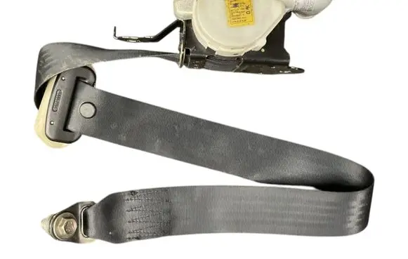 Mazda 3 II Front seatbelt T89406T 0438074