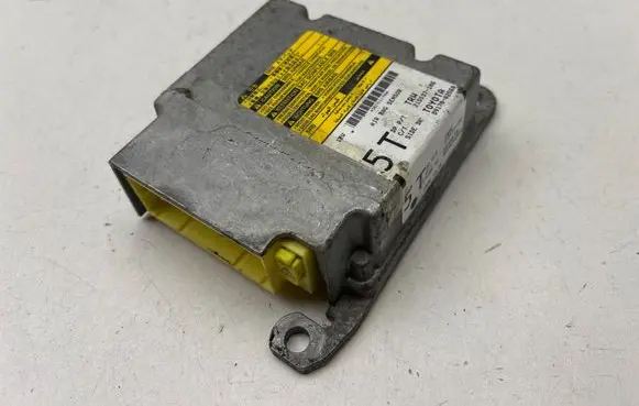 Toyota Auris 150 Airbag control unit/module 215537106 8917002560