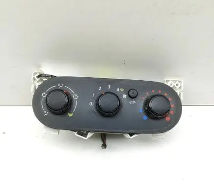 Opel Vivaro Interior fan control switch 30080061 E1093050