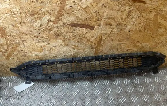 Hyundai i30 Front bumper lower grill 86561G4500