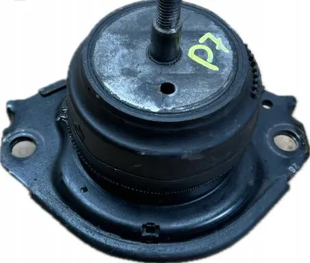 Engine mount vacuum valve