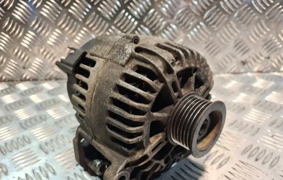 Volkswagen Golf V Generator/alternator 03C903023B