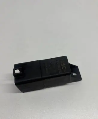Skoda Superb B6 (3T) Glow plug pre-heat relay 038907281D