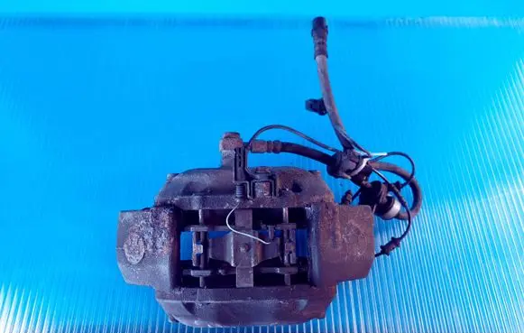 Mercedes-Benz ML W163 Front brake caliper 20833300