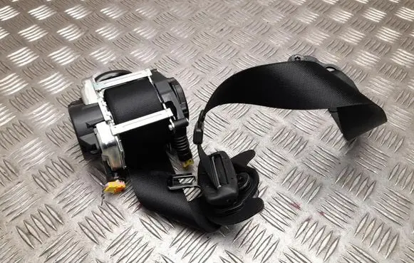BMW 5 G60 Front seatbelt 6356295F